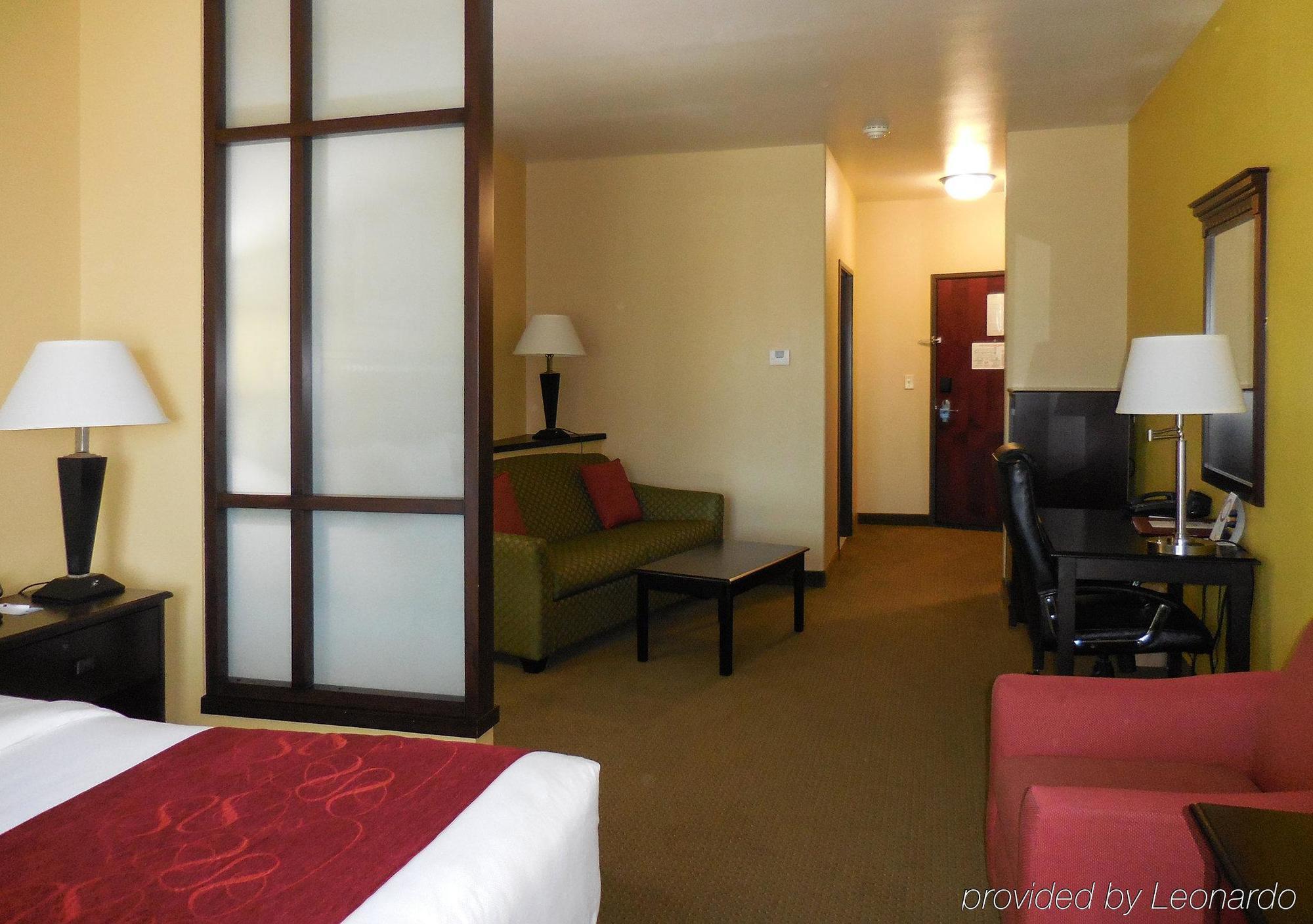 Comfort Suites Palestine Exterior photo