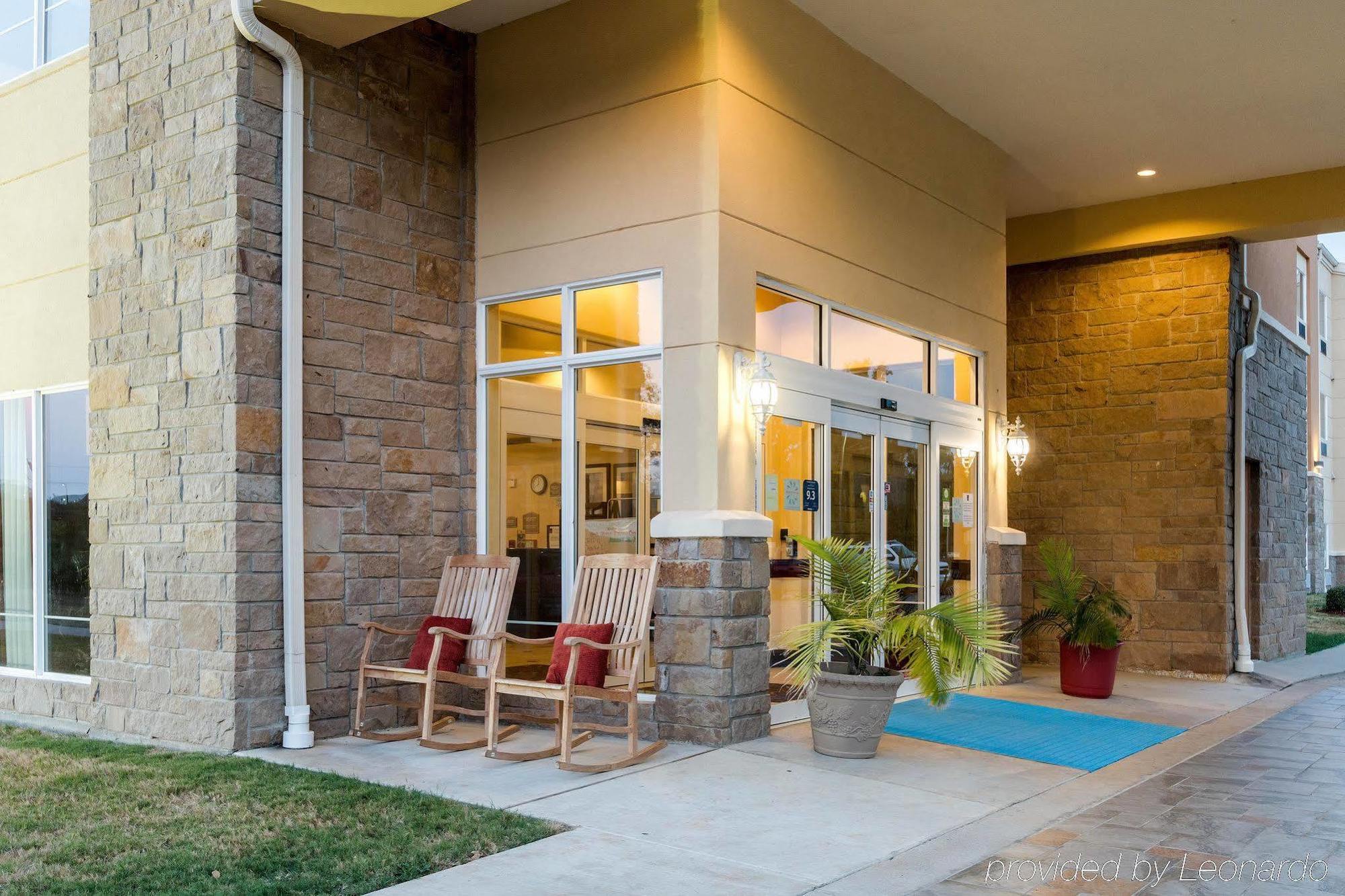 Comfort Suites Palestine Exterior photo