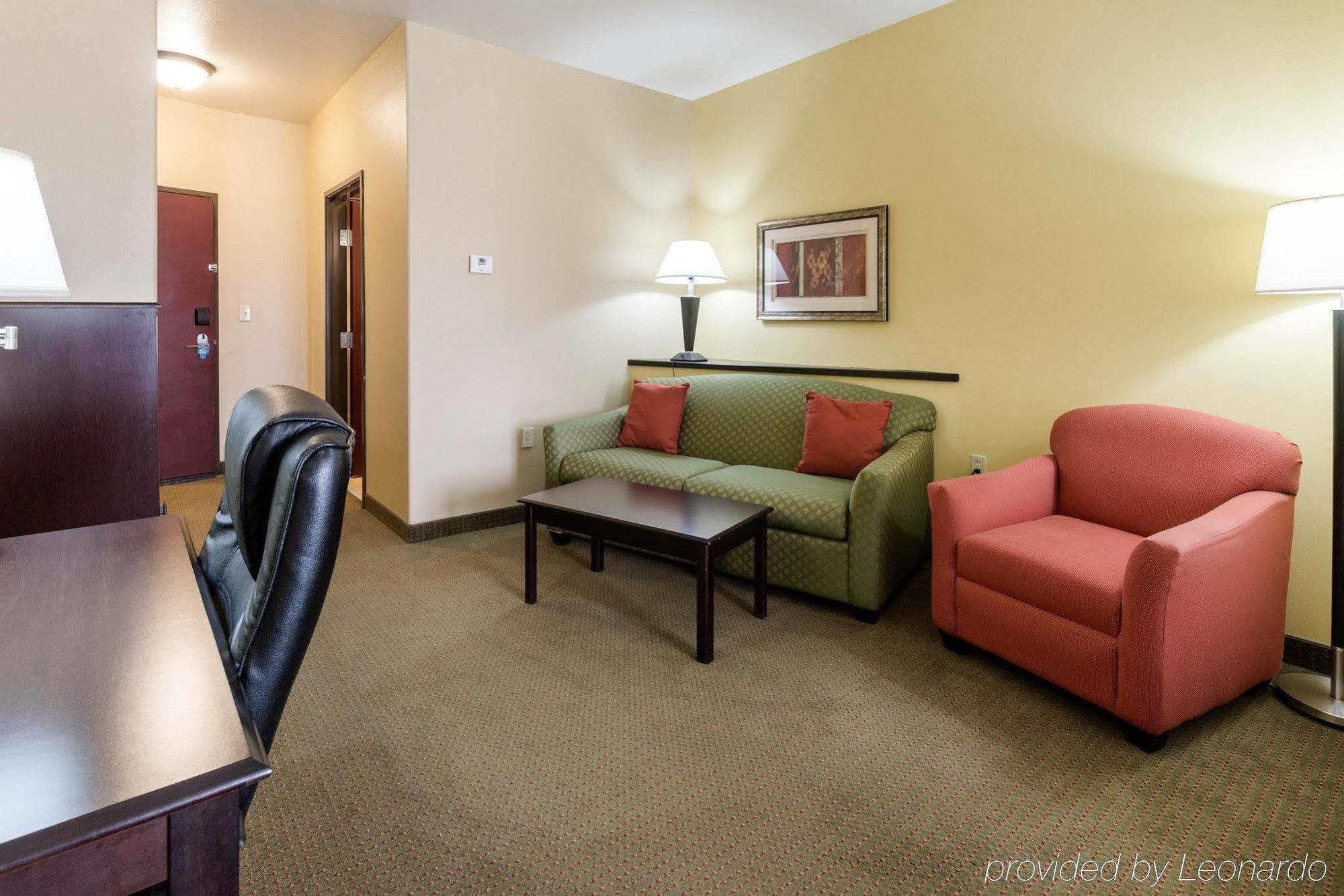 Comfort Suites Palestine Exterior photo